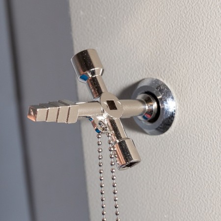 КВТ Ключ для электрошкафов с 5 профилями и битой «крест/шлиц» КЭШ-5М 84624 KVT КВТ Ключ для электрошкафов с 5 профилями и битой «крест/шлиц» КЭШ-5М 84624 KVT